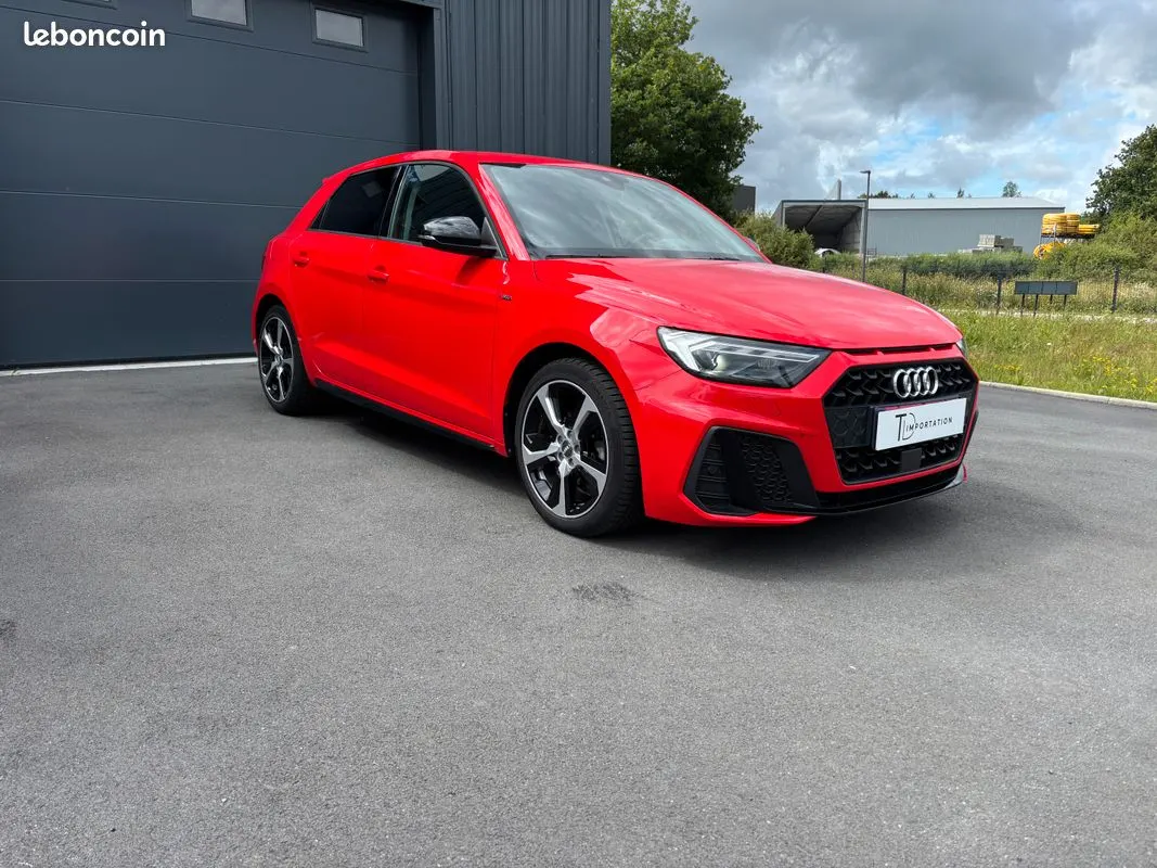 Audi A1 Sportback S line rouge — photo 1