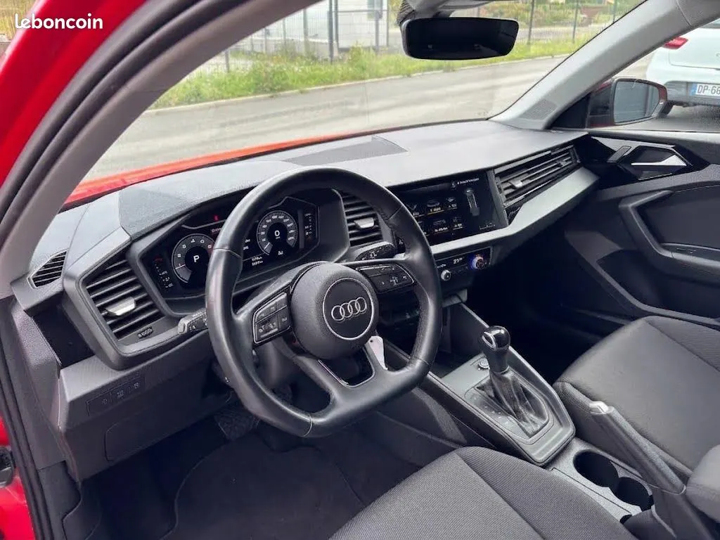 Audi A1 Sportback S line rouge — photo 4