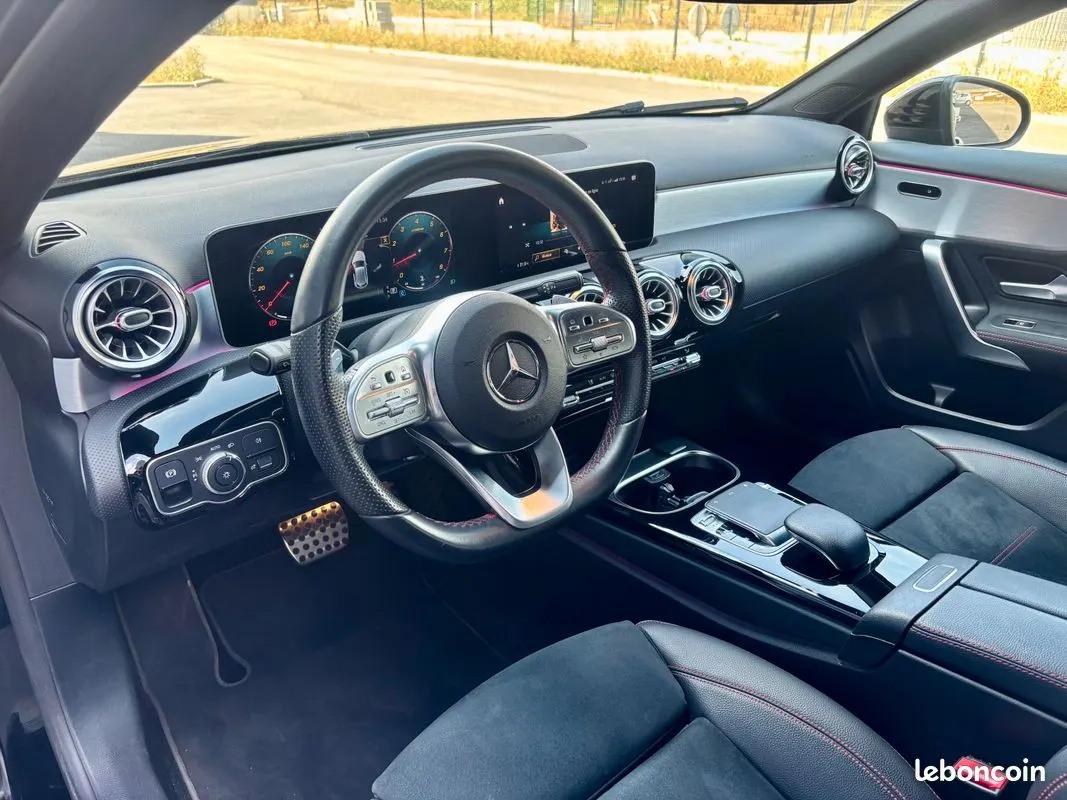 Mercedes Classe A 220 AMG Line noire — photo 4