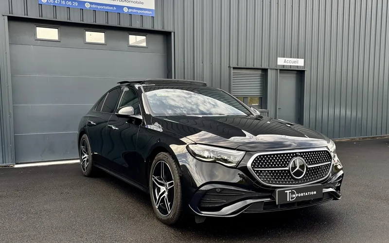 Mercedes-Benz Classe E 400 noire 2024 importée d'Allemagne par TD Importation